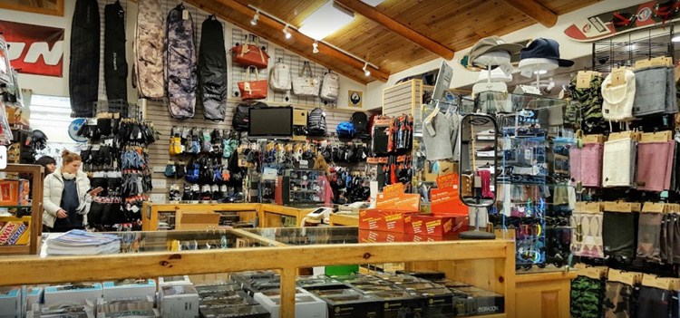 Blauer Ski & Board Shop: Unleashing Winter Fun with Rental Gear and Grins