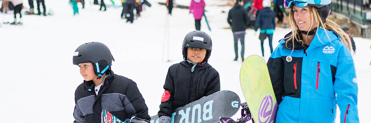 Group of snowboarders